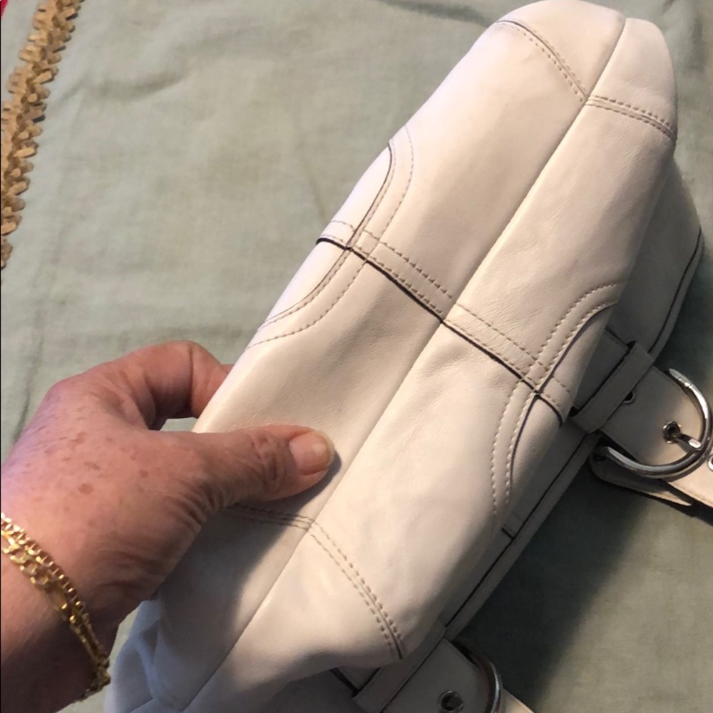 Used bag by coach size 9x14 - Picture 8 of 10